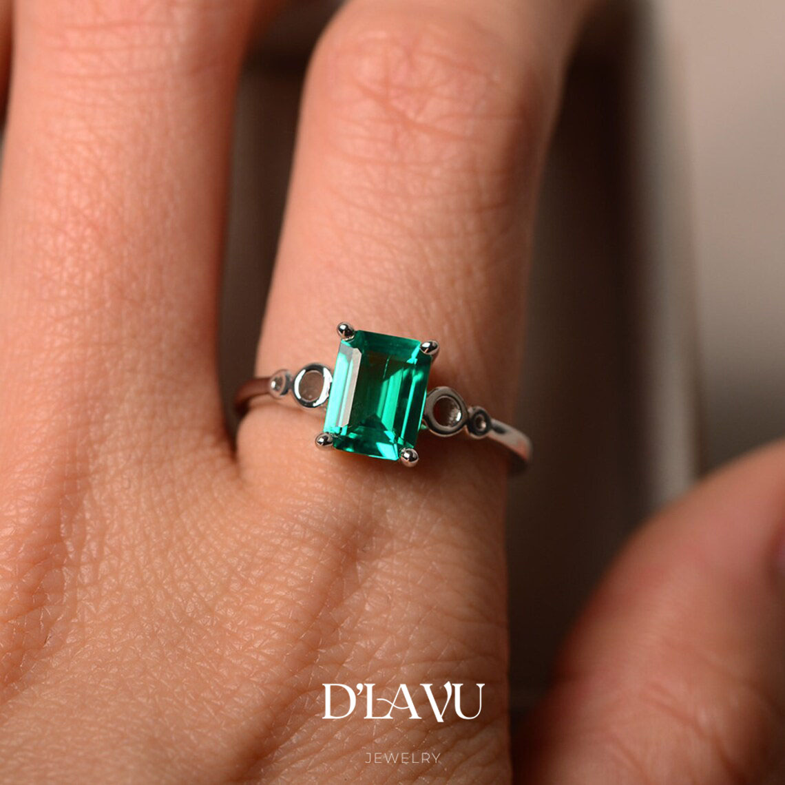 Nhẫn nữ Dlavu 29 - Ngọc lục bảo (ảnh 01)