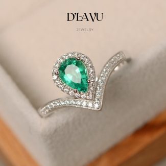 Nhẫn nữ vàng trắng 14k với viên chủ Ngọc lục bảo, đá tấm kim cương Moissanite