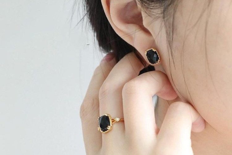 Nhẫn cầu hôn Dlavu 29 - Đá mã não đen (ảnh 02)